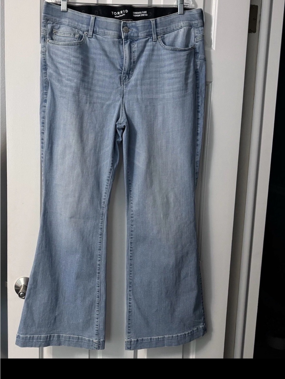torrid bombshell flare Light Wash Jeans - Light Blue